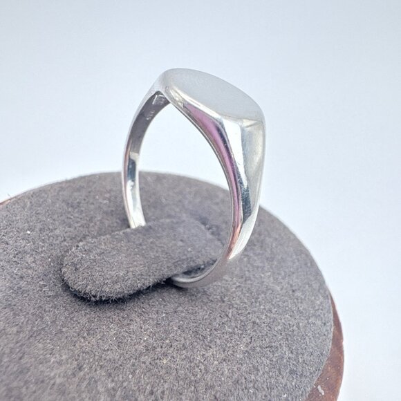 VTG Solid Sterling Silver 925 Oval Signet Style Tapered Band Ring Size 8.25 - Picture 2 of 8
